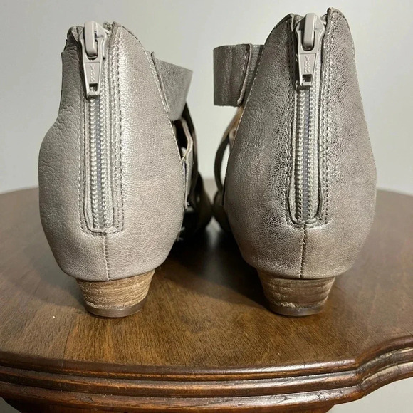 Sofft Rosaria Leather Sandals in Anthrocite, Size 9 - Picture 8 of 9